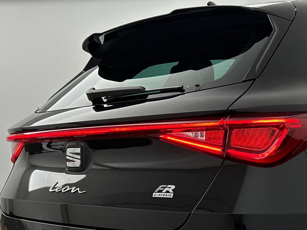 Seat Leon fr business 1.5 tsi ehybrid 150kw / 204pk stationw