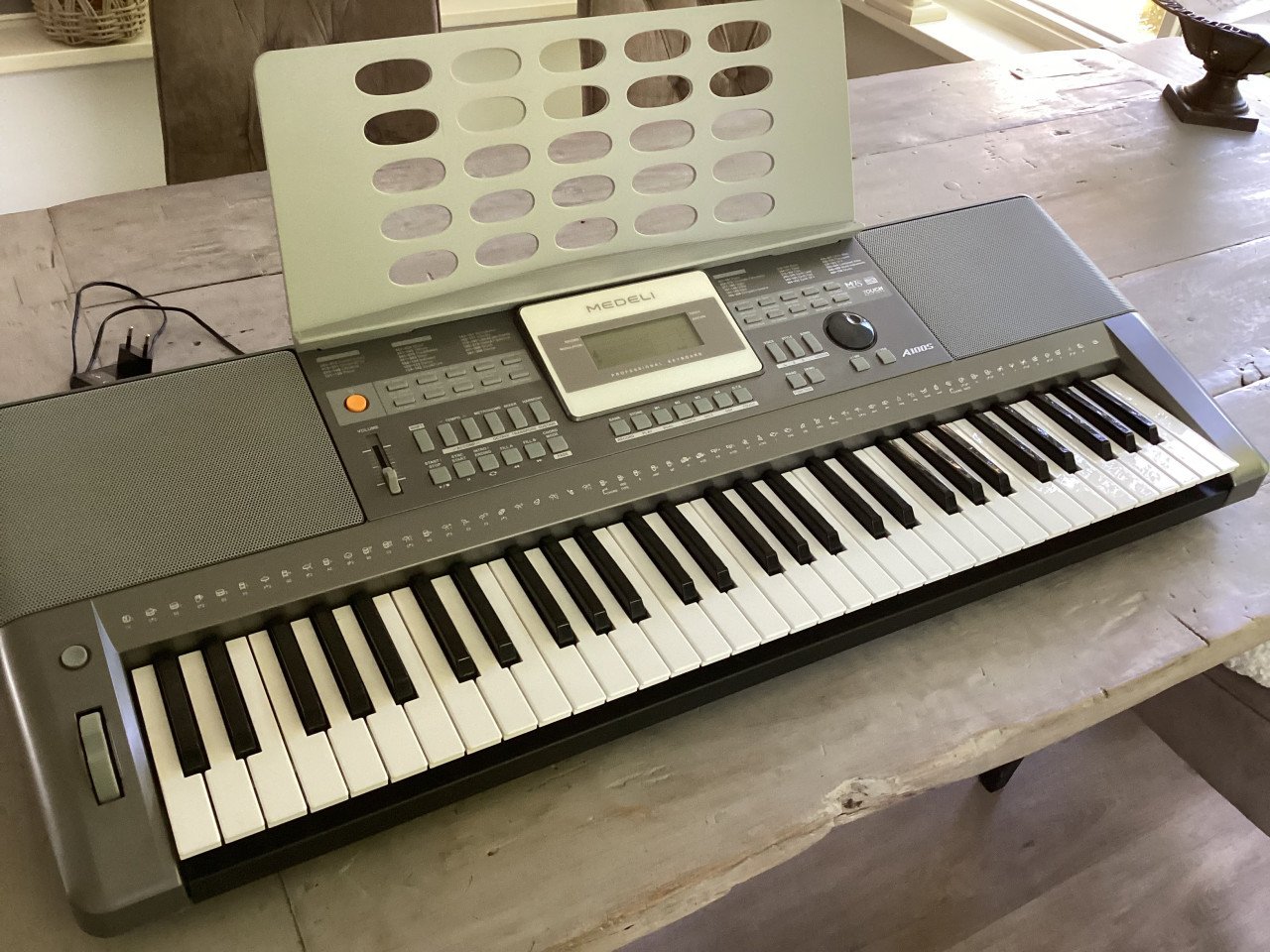 Keyboard Medeli