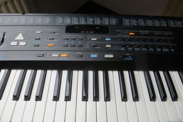 Roland E 16