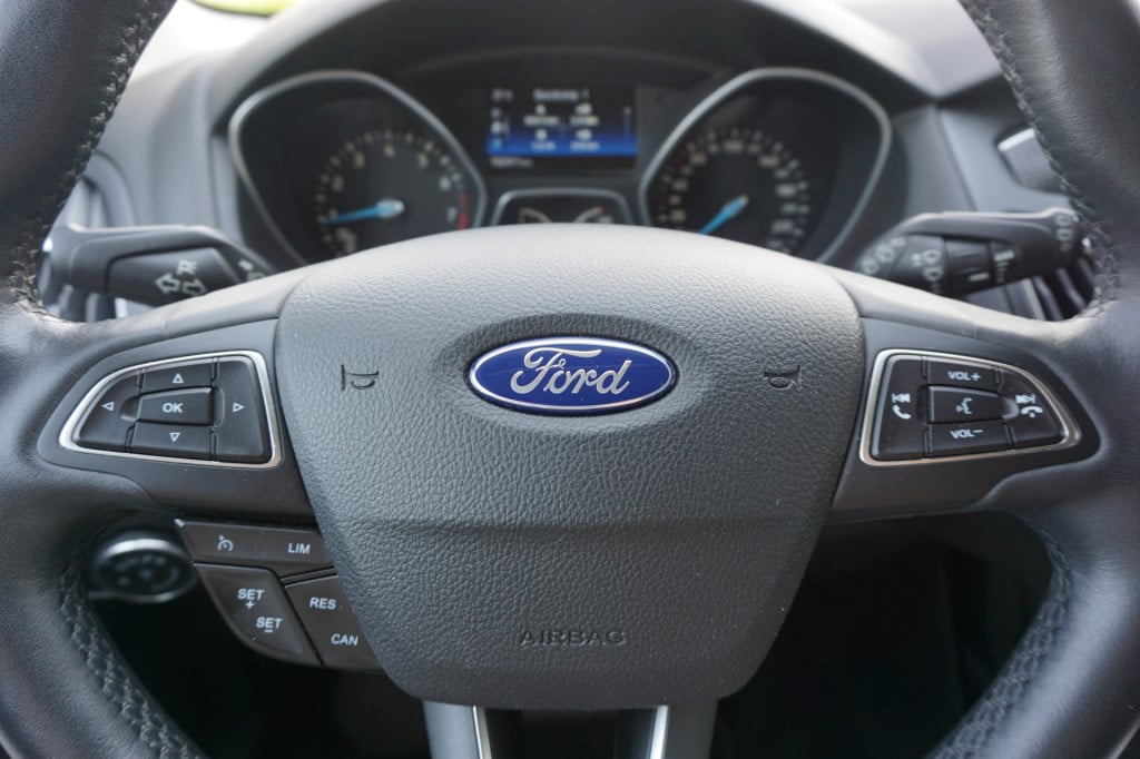 Ford Focus wagon 1.0 titanium climate / navi / stoelverw. / cruise / trekha