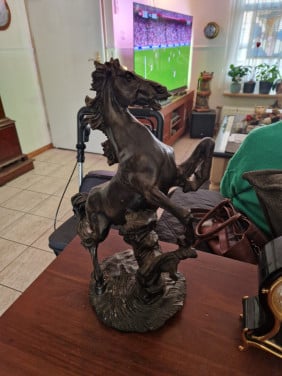 Beeldje paard