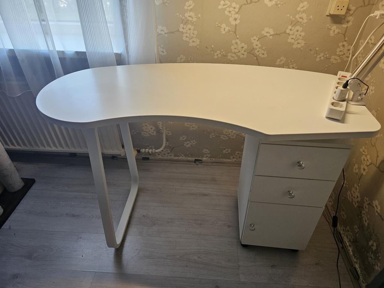 Manicure Nagel Tafel in goede staat