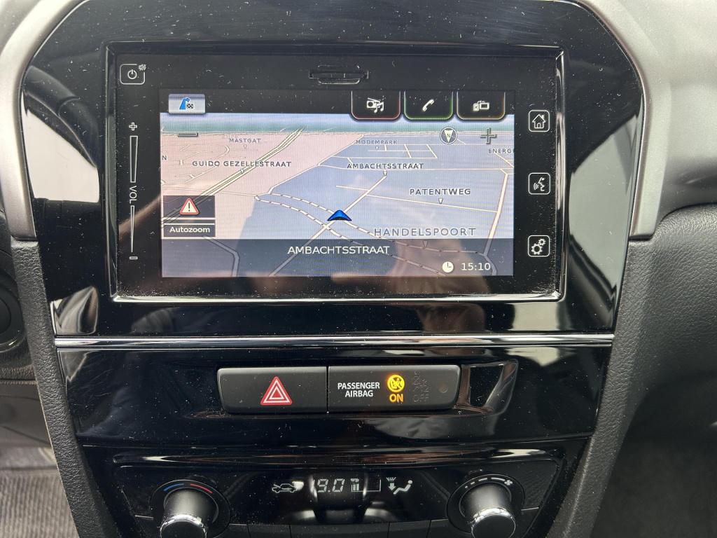 Suzuki Vitara 1.5 hybrid select