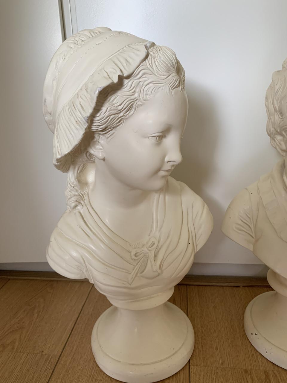 2 PRACHTIGE GROTE BORST BEELDEN, JONGEN EN MEISJE