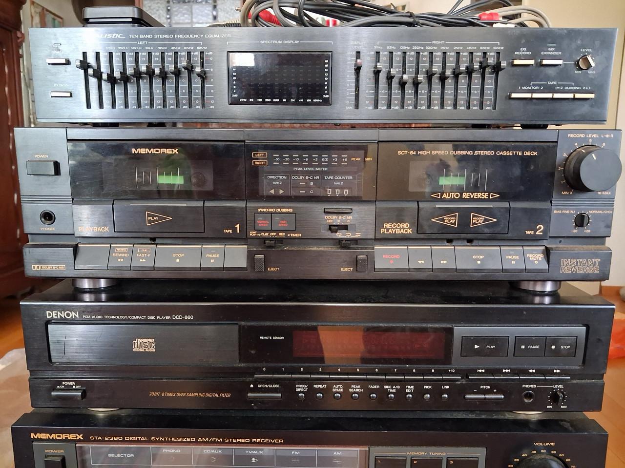 Stereo toren uit losse componenten