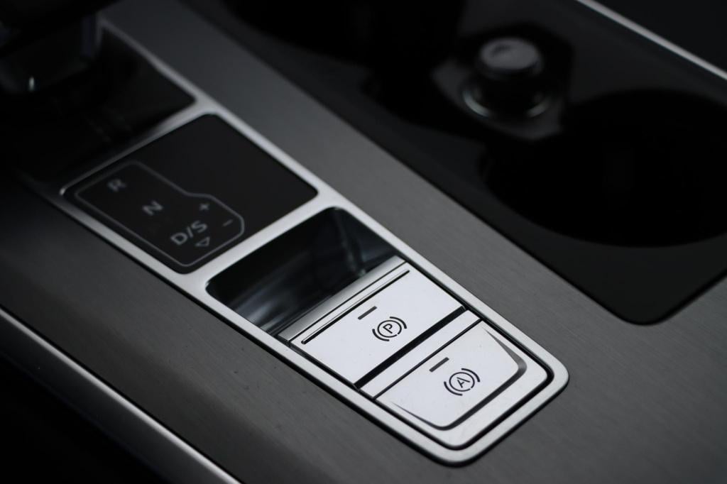 Audi A6 avant 55 tfsi e quattro competition 367pk s tronic