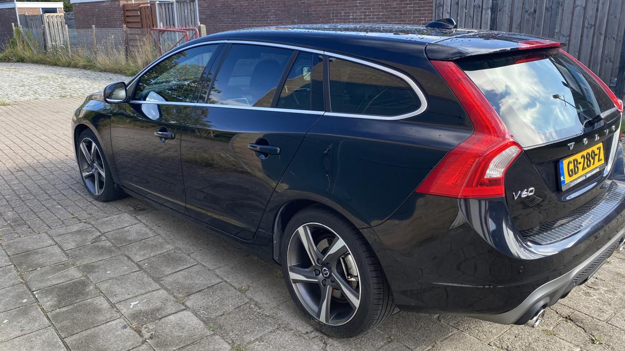 Volvo V60, T3 automaat, zwart