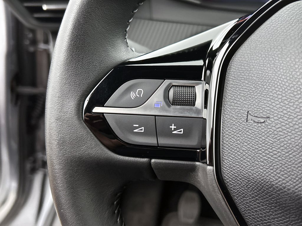 Peugeot 2008 puretech 100 pk allure | achteruitrijcamera | parkeersensoren 