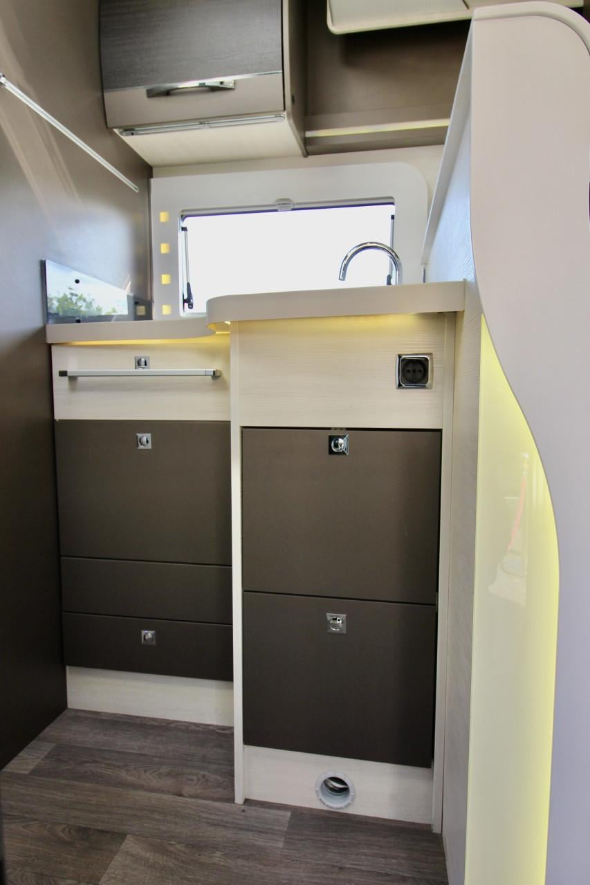 Chausson Welcome 727GA (Lengtebedden+ Hefbed, Nieuwstaat!!!)