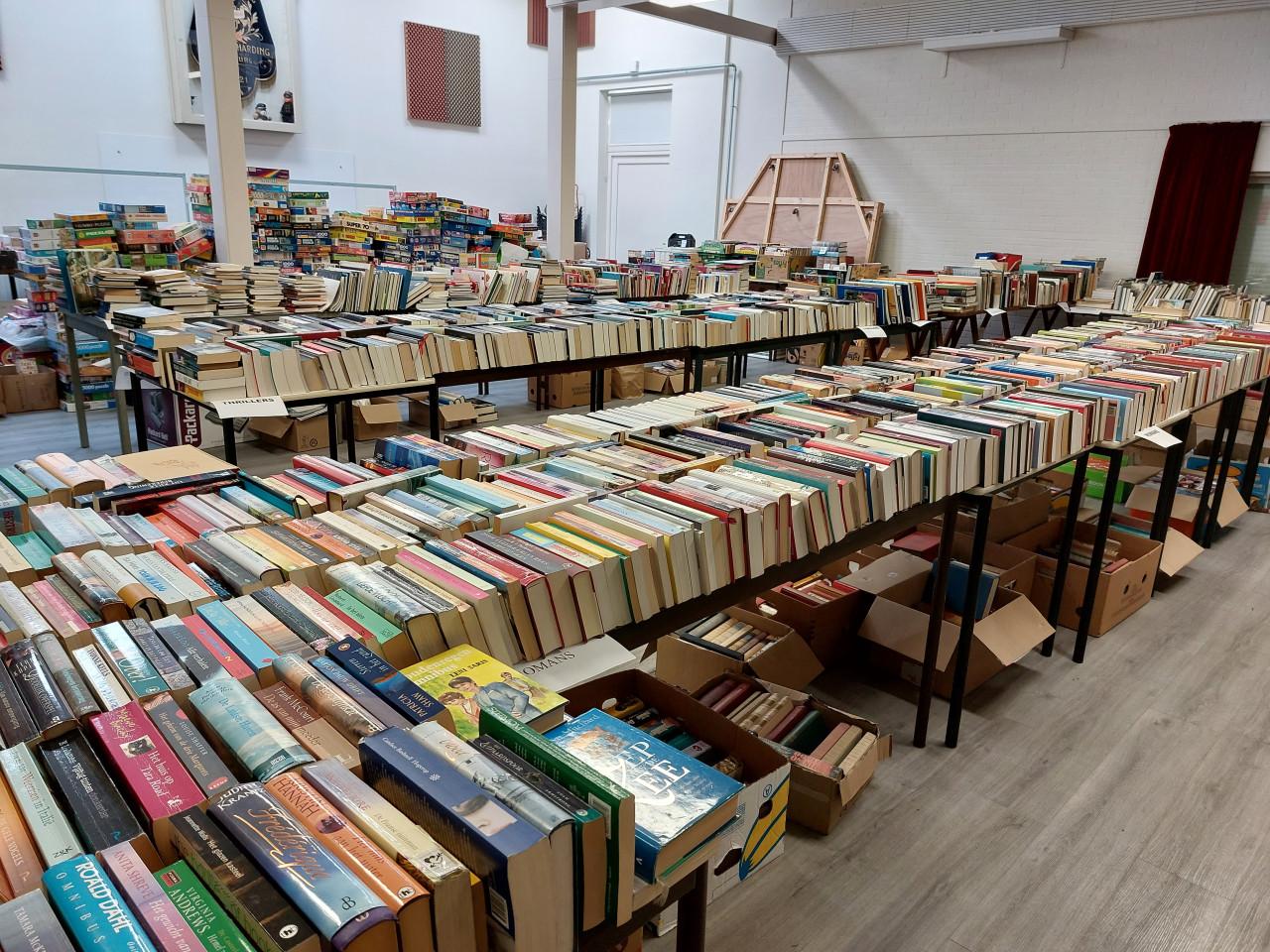 Jaarlijkse Grote Boekenmarkt Vlijt & Volharding.