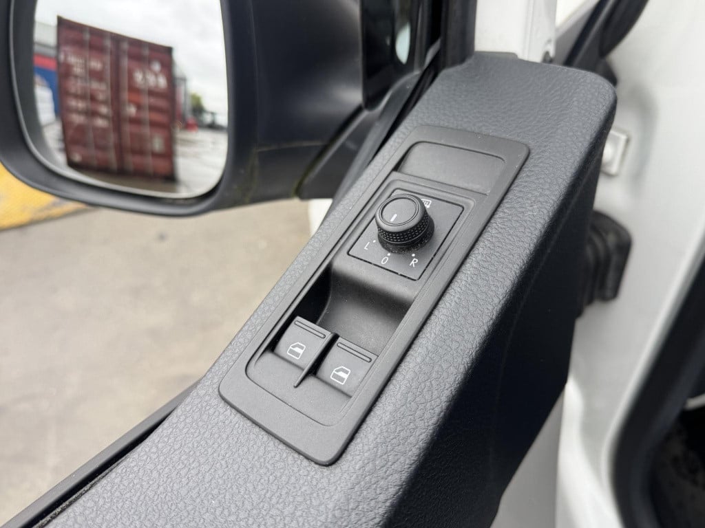 Volkswagen Transporter 2.0 tdi l2h1 trendline dubbel cabine / airco / leer 