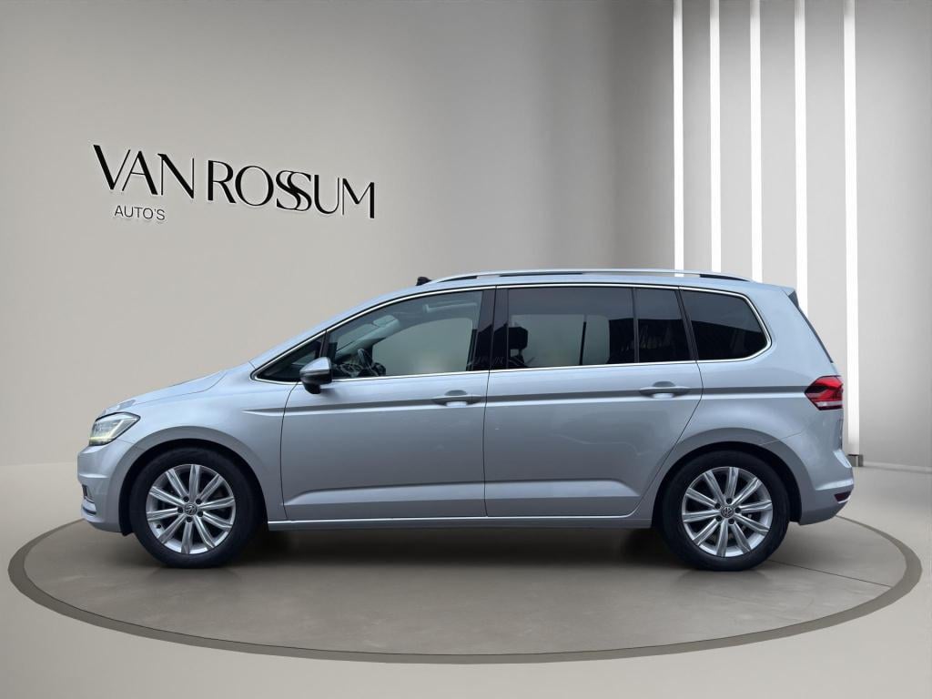 Volkswagen Touran 1.4 tsi highline 7p | panoramadak | camera | wegklaptrekh