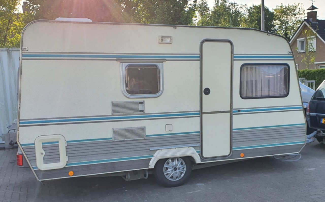 Tec Weltbummler 430 4 persoons met voortent en luifel