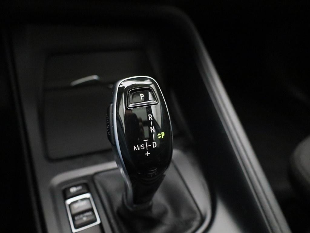BMW X1 sdrive20i executive | automaat | apple carplay / android auto | pano