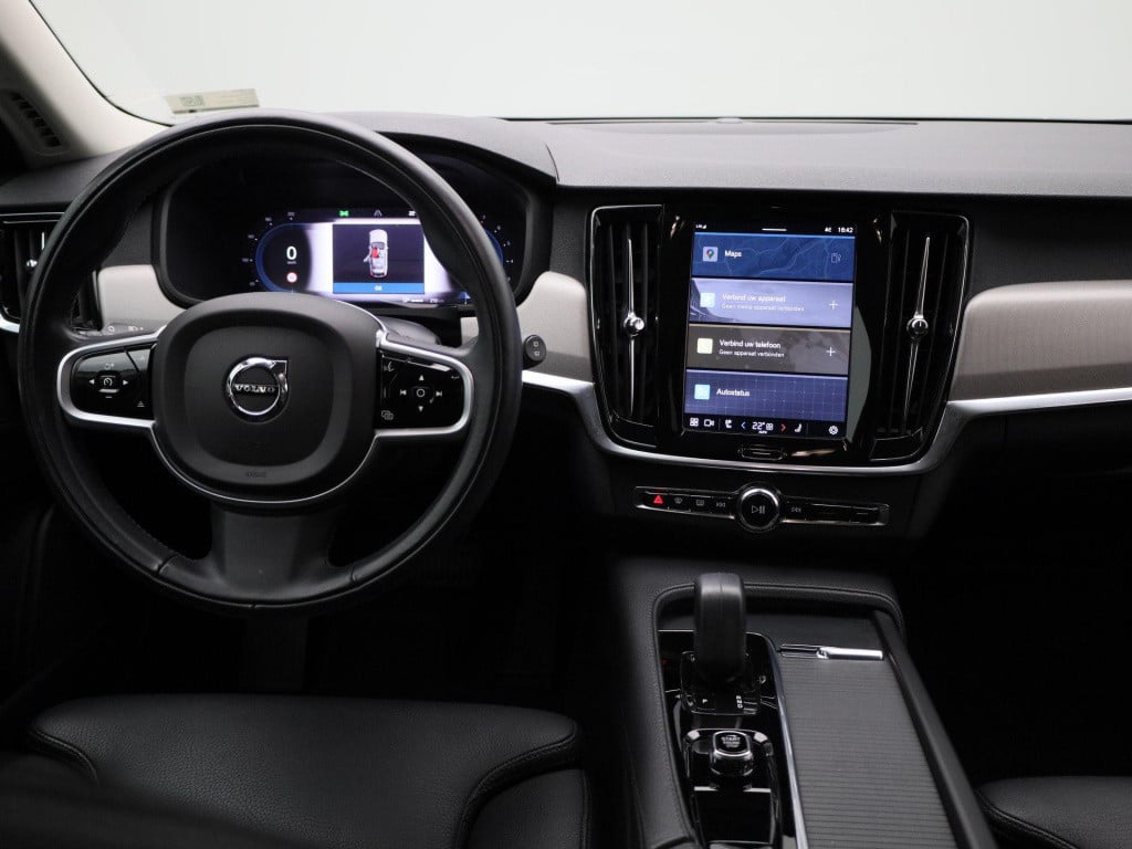 Volvo V90 2.0 b4 momentum business | automaat | navigatie | leder | apple c