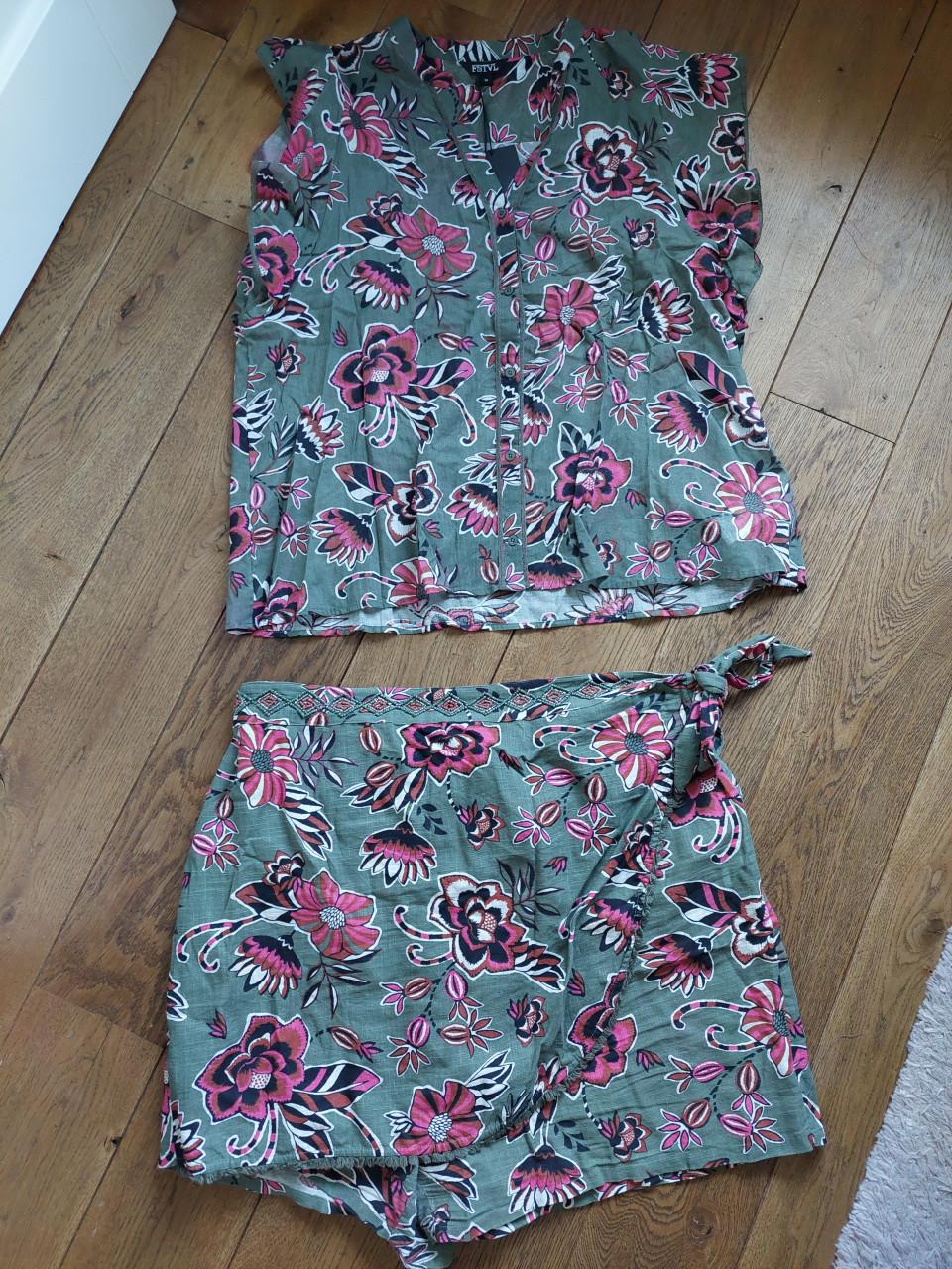 Zomerkleding pakket 52-54 allemaal nieuw