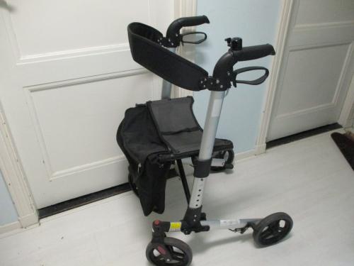 Te koop zeer complete rollator