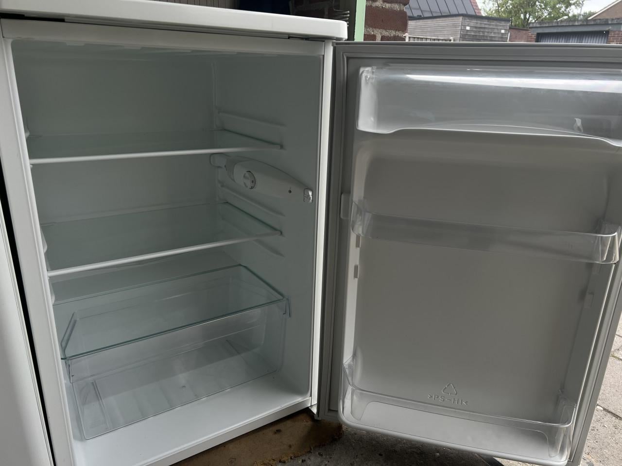 Set Koelkast en vrieskast 85x55 cm. energieklasse A++ als nieuw