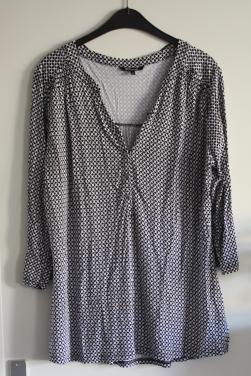 Shirt zwart witte stippen  maat l