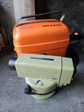 Mooi vintage Leica wild heerbrugg nak 1 waterpasinstrument