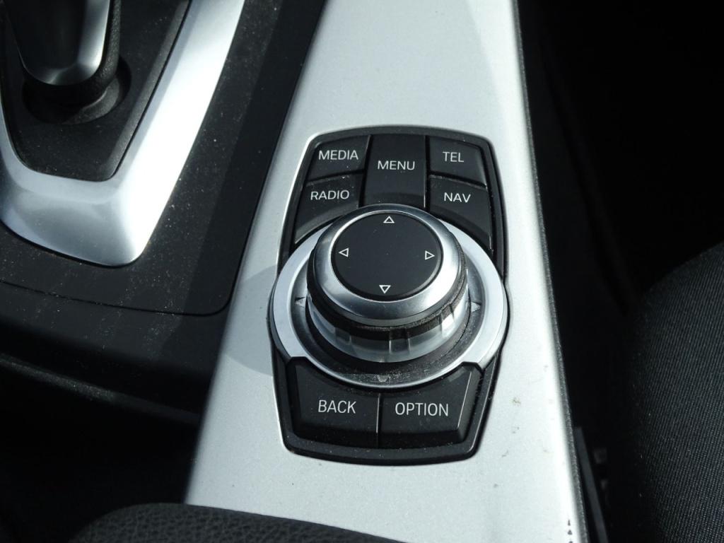 BMW 3-serie 320i executive automaat | 18" | afn. trekhaak | bluetooth