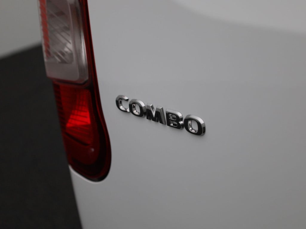 Opel Combo 1.5d l2h1 edition | trekhaak | airco | parkeersensoren | apple c