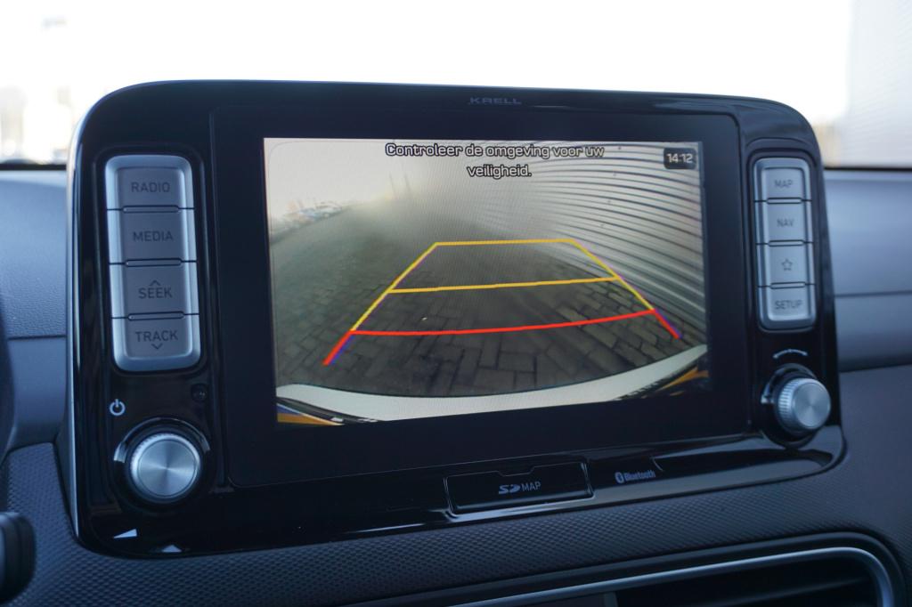 Hyundai Kona ev premium 64 kwh automaat - airco / navi / cruise / leder / s