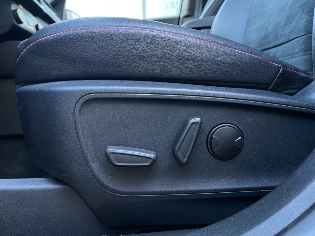 Ford Kuga 2.5 phev st-line x | pano | carplay | trekhaak | keyless | head-u