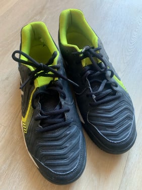 Aesics maat 41,5 zaal of gymschoenen