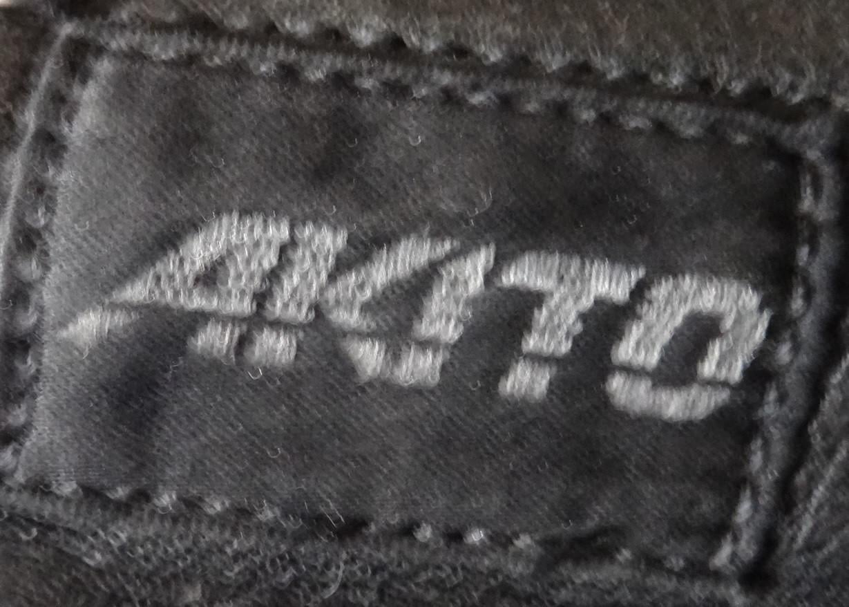 Drie leren motor broeken, maat 40. VOOR MANNEN