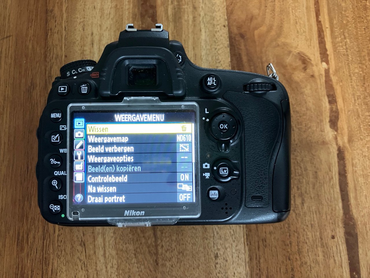Nikon D610 body, 9750 clicks