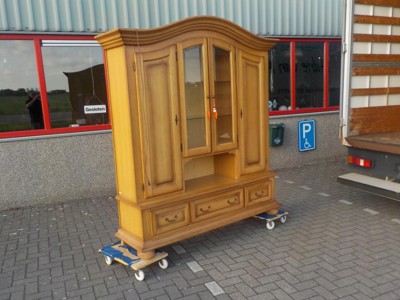 Massief blank eiken wandmeubel in zeer goede staat