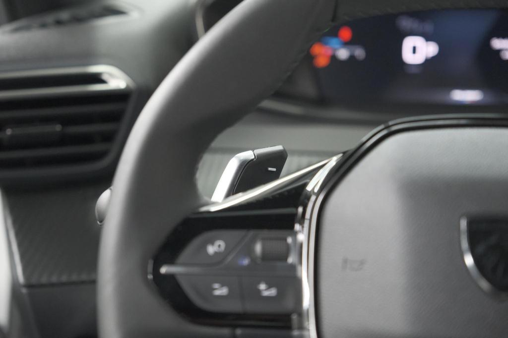 Peugeot 2008 1.2 hybrid 145 allure | 360 camera | adaptieve cruise control 