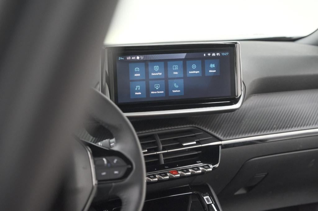 Peugeot 2008 puretech 100 allure | apple carplay | parkeersensoren | climat