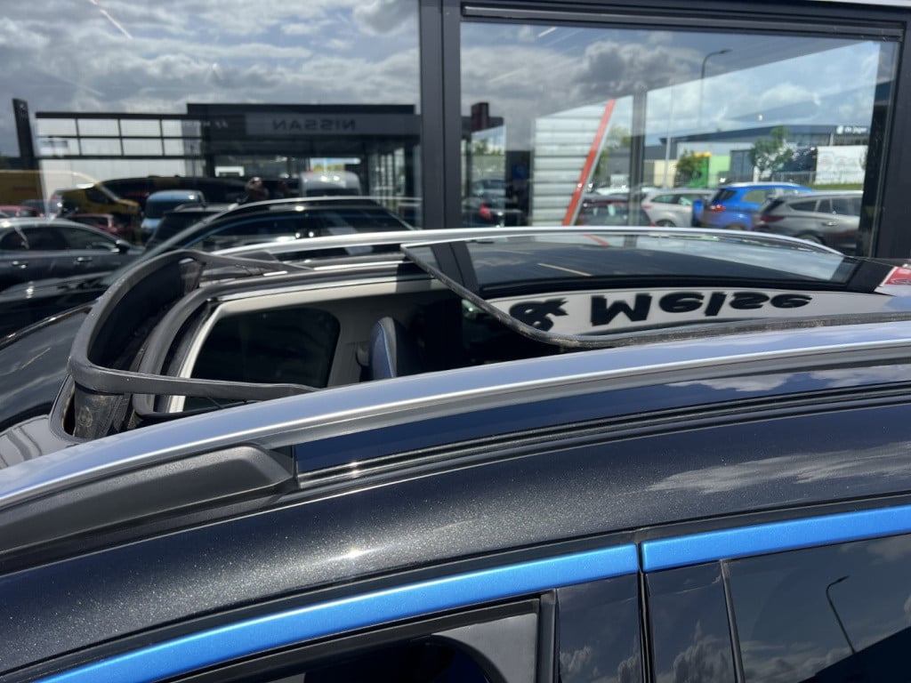 Lynk & Co 01 1.5 261pk phev plug in hybrid ,trekhaak , pano dak,car play