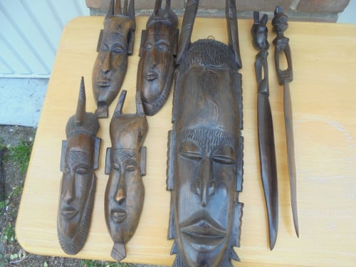 Houtsnijwerk, masker en toebehoren
