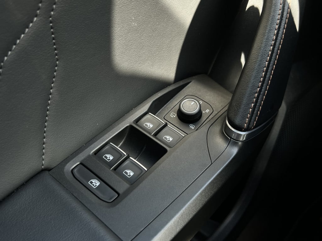 Cupra Formentor 1.4 e-hybrid vz performance | 245 pk | 360 camera's | apple