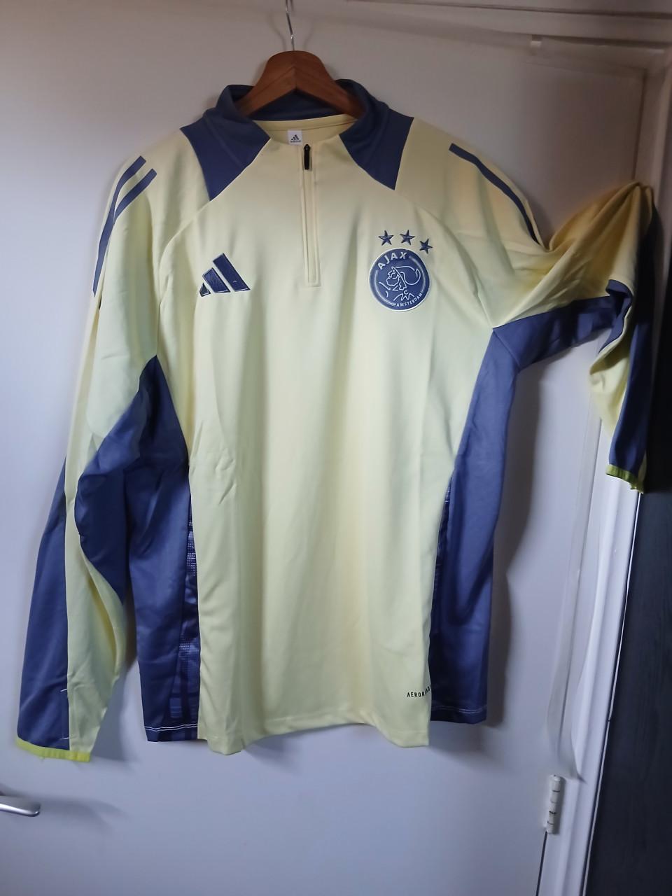 Ajax trainingspak maat s, m en l