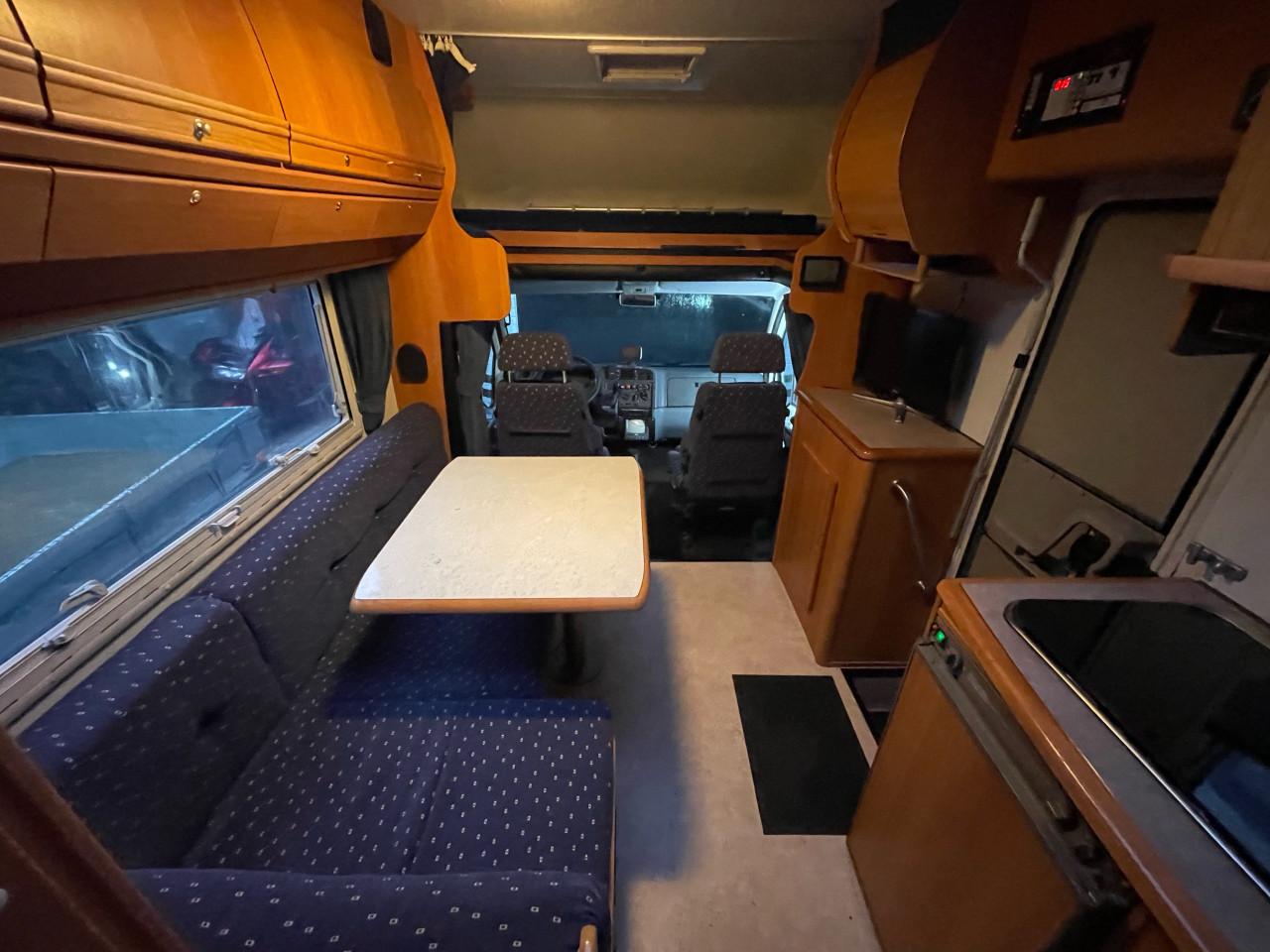 Moderne Camper dubbele airco lage km stand