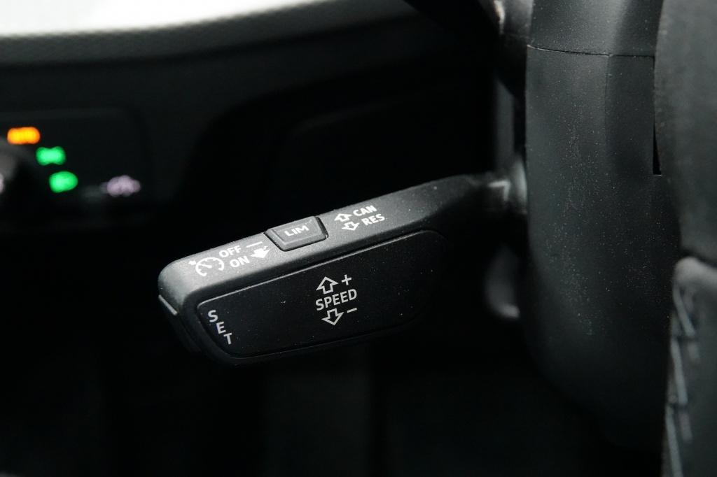 Audi Q2 35 tfsi | alarm | pdc| keyless | camera |