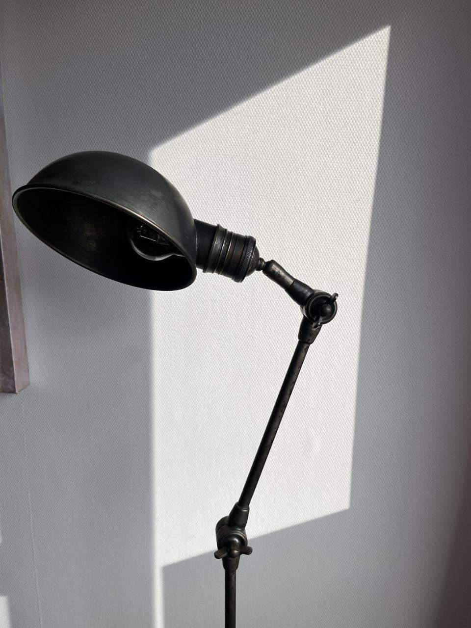 Staande industriële lamp