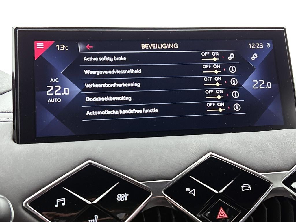 Ds Ds 3 crossback 130 pk automaat grand chic | adaptive cruise | leder | he