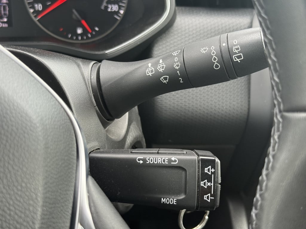 Renault Clio 1.0 tce zen | nl-auto | carplay | 17'' sportvelgen | cruisec. 