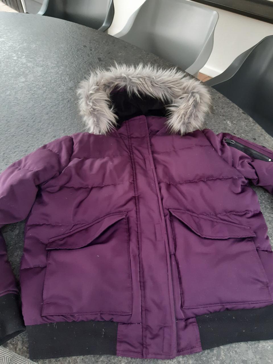 Winter jas winterjas hollister als nieuw XL 44 46 paars dons bont jas