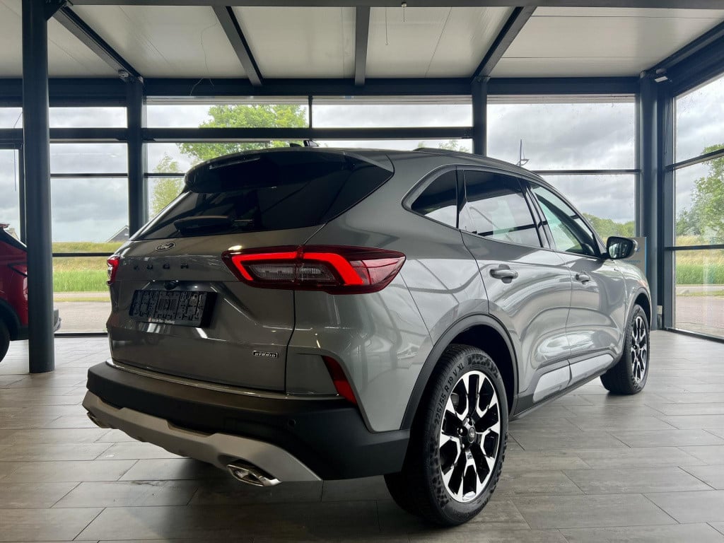 Ford Kuga 2.5 phev active slechts 322km!