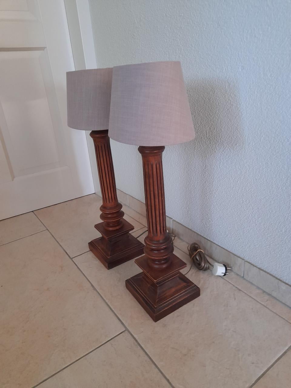 Mooie tafel Lampen  62H (z.g.a.n.)