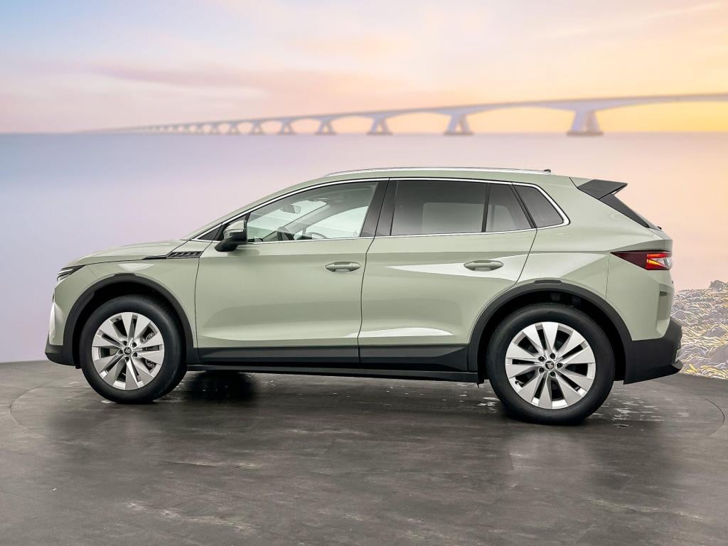 Skoda Elroq business edition tour elektromotor 210 kw / 286 pk