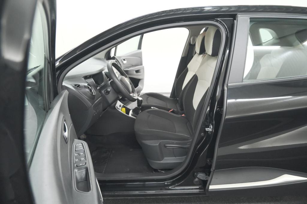 Renault Captur tce 90 limited | parkeersensoren | navigatie | airco | cruis