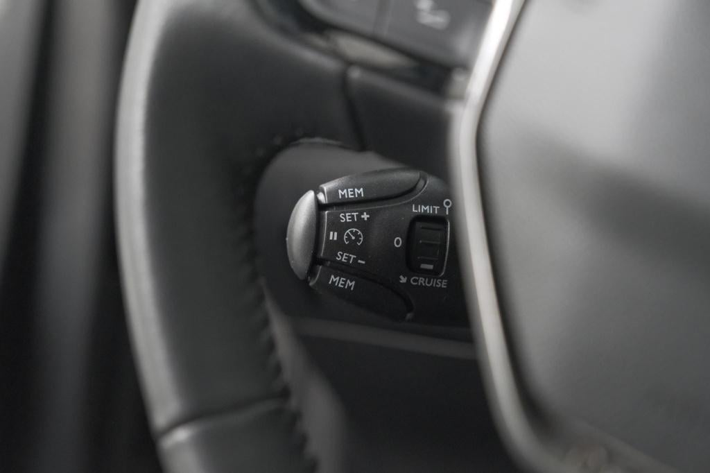 Peugeot 208 puretech 100 eat8 allure | navigatie | parkeersensoren | cruise