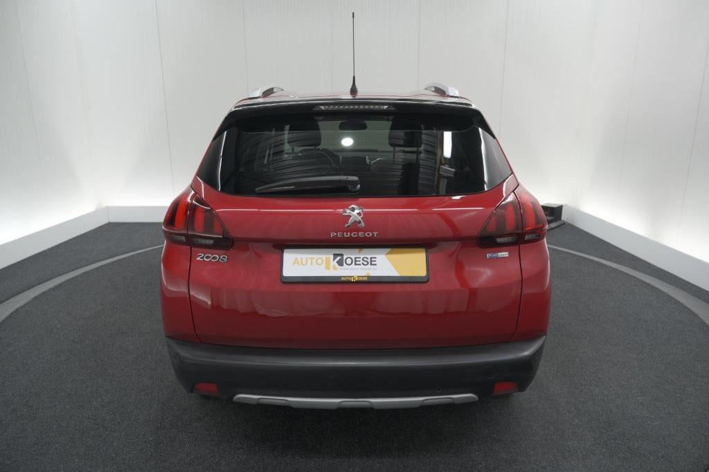 Peugeot 2008 1.2 puretech blue lease executive | all season banden | panora